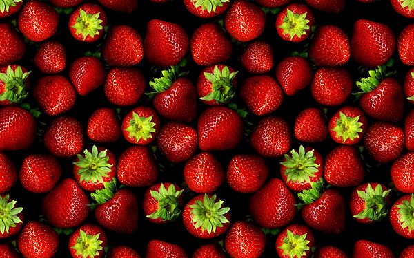 Creative Wallpaper - A Pile of Strawberries in the Same Size and Color, They Are Too Good to be True