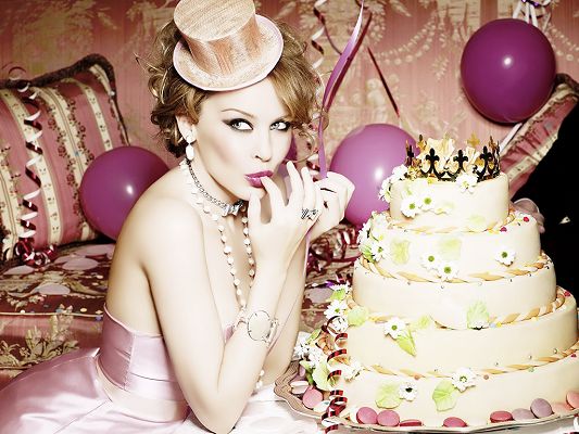 Enjoying Cake on Birthday Party, the Pink Dress Makes Her a Sweet Princess, Very Impressive Look - HD Kylie Minogue Wallpaper