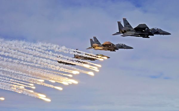 F 15E Strike Eagles Launch Post in Pixel of 1920x1200, All Aeroplanes in Long and Bright Tails, Looking Good in the Sky - TV & Movies Post