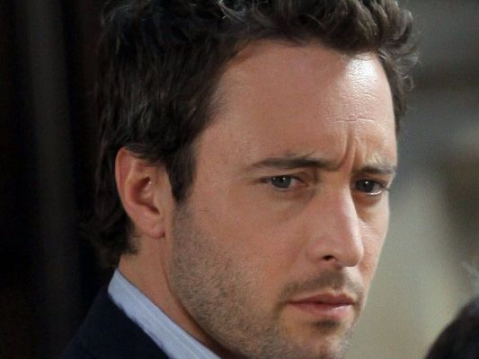 Free Posts of TV & Movies, Alex O'Loughlin is Frowning, the Guy is Nice-Looking Whatever He Does