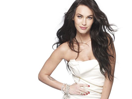 Free TV & Movies Picture - Megan Fox Post in Pixel of 2560x1920, Girl in Curly Black Hair and White Dress, She is Sweet Princess