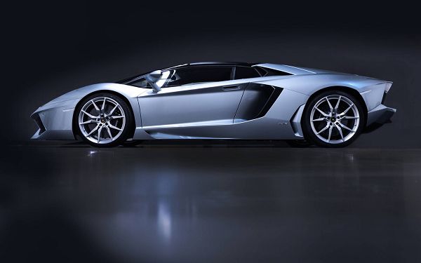 Gray Lamborghini Car on a Black Road, Side Face View is Just Incredible, What a Car! - HD Cars Wallpaper