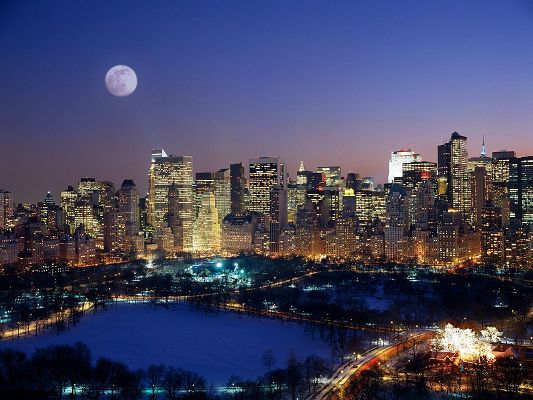 Moonrise Over Manhattan Post in Pixel of 1600x1200, Night Time Does Look Better, Everything Seems Gold and Precious - HD Natural Scenery Wallpaper