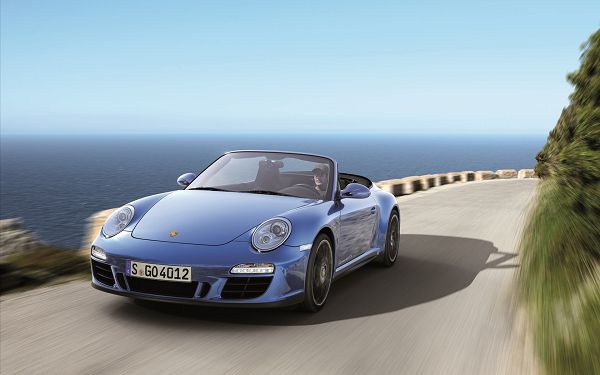 Porsche 911 Carrera at Incredible Speed, Can Drive Man Crazy, No Wonder It is Well-Liked - Porsche Car Wallpaper