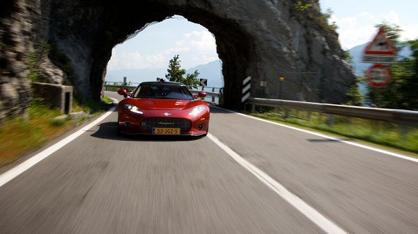 Spyker Car in Full Speed, Showing an Incredible Scene, It is Indeed an Impressive Car - HD Spyker Car Wallpaper