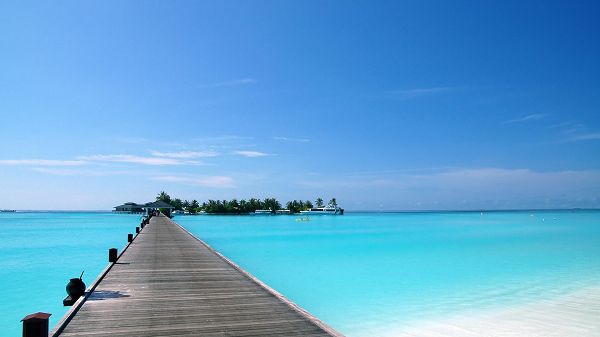 Straight and Flat Road, Incredibly Blue and Peaceful Scene, Spending Days Here Can Drive a Man Crazy - Natural Scenery Wallpaper