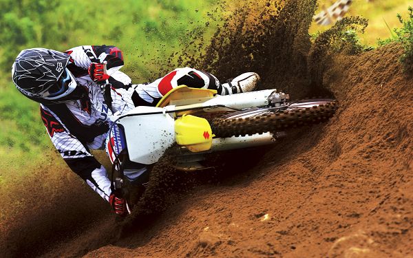 Suzuki Motocross Bike Race Post in Pixel of 1920x1200, Earth in Fly, Great Speed and Force Can be Expected, Man, Just Go Go Go! - TV & Movies Post