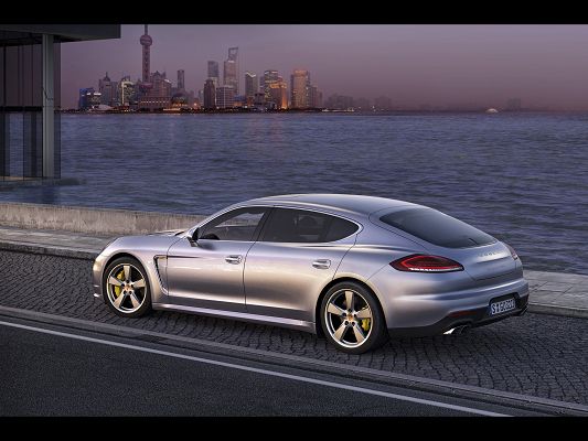 Top Gear Pics of Porsche Panamera, Decent Car by the Side of the Sea, Unwilling to Do a Departure