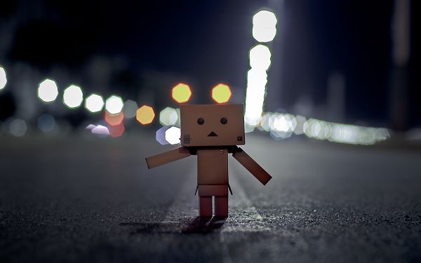 Walking Alone in Darkness and Heading for Home, Don't Run, Parents Will be Waiting for You, They Are Sweet and Patient - Cute Box Man Wallpaper