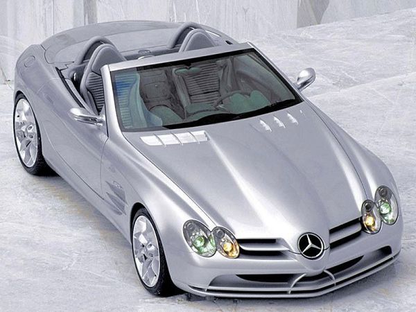 Free Wallpape: A Silvery Mercedes Sports Car