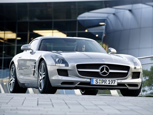 Free Wallpaper Of Car-a Silvery Benz