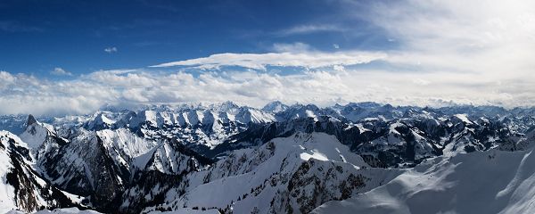 Free Wallpaper Of The Largest Mountains: Alps Mountain Covered In Snowy White