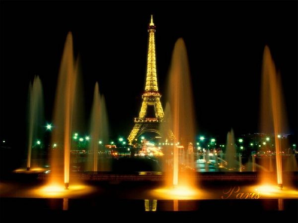 Wallpaper Of Eiffel Tower - A Key Scenic Spot And Prominent Symbol In France