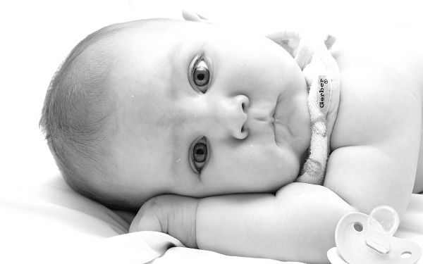 Wallpaper Of Baby - A Black-and-white Photograph Of Baby