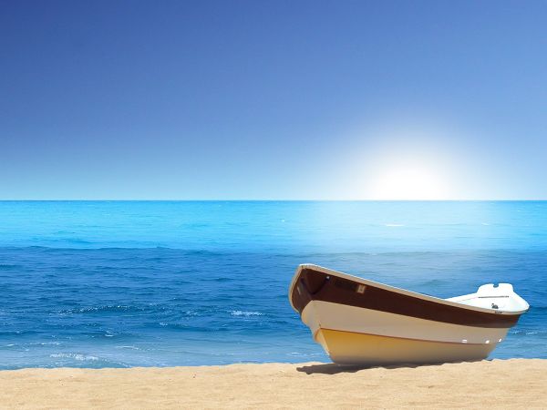 Wallpaper Of Beach: A Small Boat On The Beautiful Beach