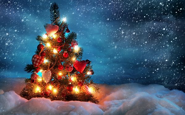Wonderful Wallpaper Of A Beautiful Christmas Tree With Gifts
