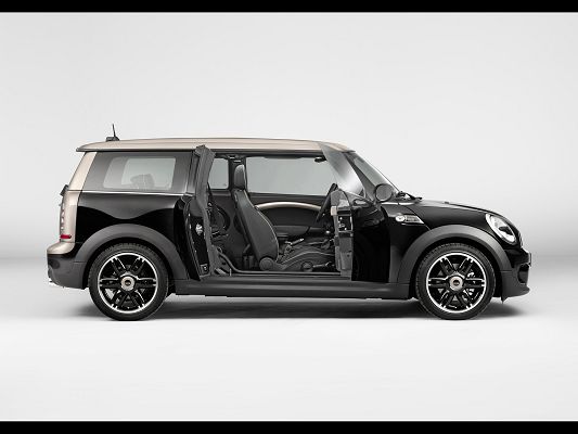 click to free download the wallpaper--Admirable Car Images of Mini Clubman, Its Doors Are Open, Small Yet Powerful