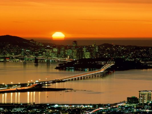 Amazing Landscape Image, San Francisco Scene, the Setting Sun, the Bright Bridge, the Peaceful Sea