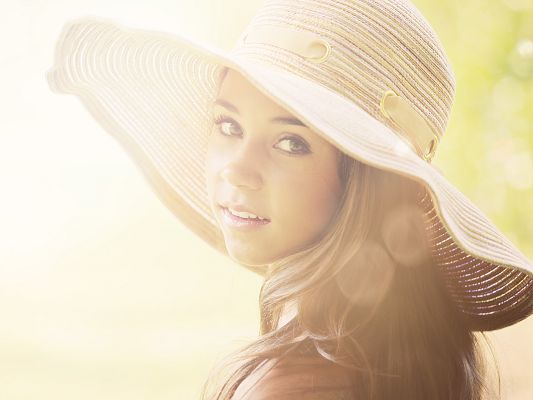Beautiful Girl Photography, Turning Back in Summer Hat, Kind and Sweet Look