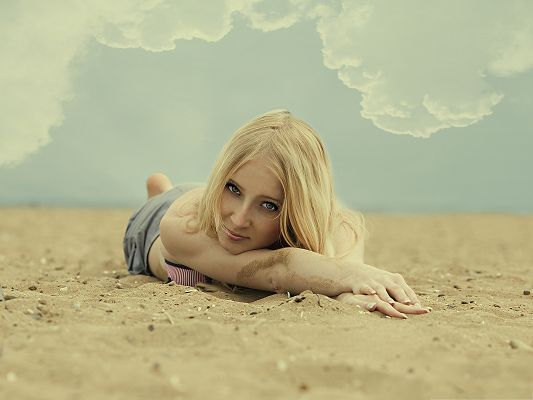 Beautiful Girls Picture, Nice and Blond Girl Playing on Beach Sand