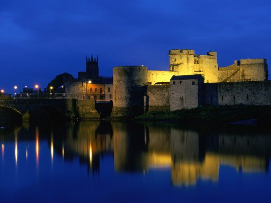 click to free download the wallpaper--Beautiful Landscape of the World, King John's Castle by the Side of Seaside, the Blue Sky