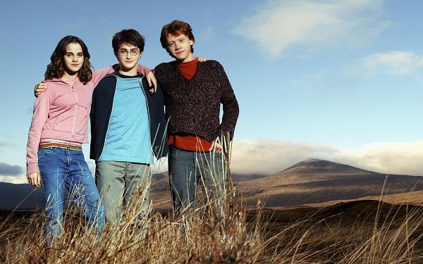 click to free download the wallpaper--Emma Watson Daniel Radcliffe & Rupert Grint in 1920x1200 Pixel, All Young and Innocent Kids, What a Close Relationship! - TV & Movies Post