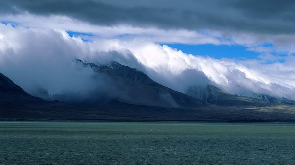 Free Download Natural Scenery Picture - The Blue and Peaceful Sea, White Clouds All Over the Mountains, Impressive Scene