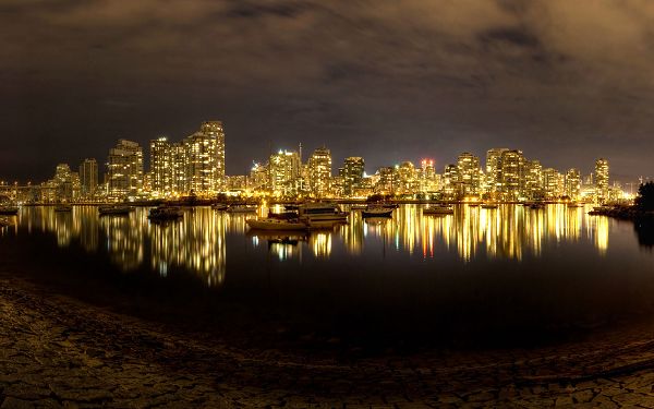 click to free download the wallpaper--Free Download Natural Scenery Wallpaper - False Creek at Night, There is Peace in Noise, a Clear and Comfortable Scene