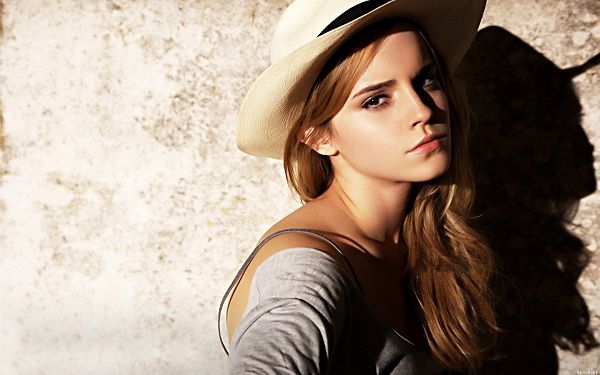 click to free download the wallpaper--Free Download TV & Movies Post of Emma Watson, With Sunlight Pouring, a Beautiful Shadow is Created on the Wall