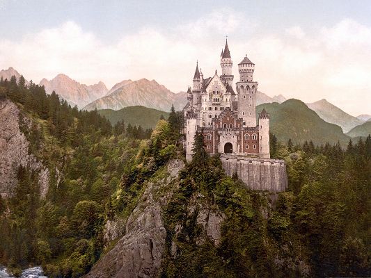 click to free download the wallpaper--Free Wallpaper Backgrounds, Neuschwanstein Castle, Tall in the Sky