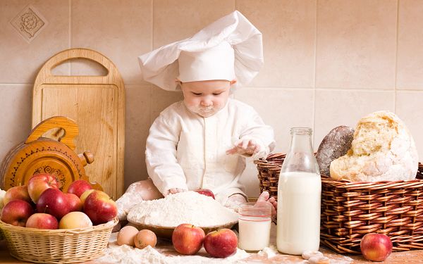 Free Wallpaper - Includes a Cute Chef, Seems Like Santa Clous!,click to download