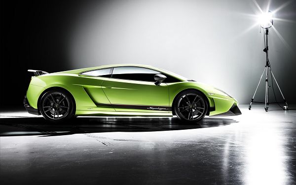 click to free download the wallpaper--Lamborghini Gallardo Post in Pixel of 1920x1200, Green and Luxurious Car in Full Stop, Great in Outlook - HD Cars Wallpaper