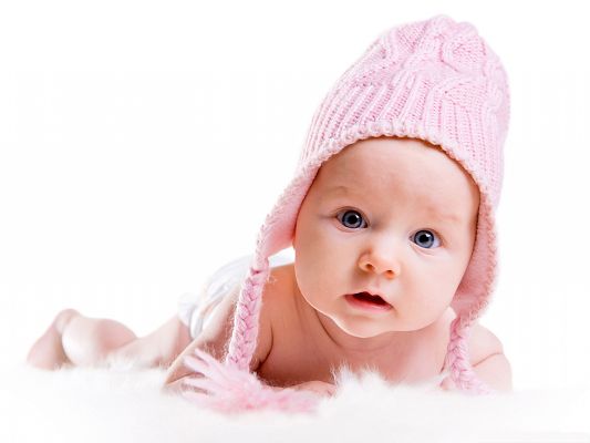 click to free download the wallpaper--Lovely Baby Picture, Baby Girl in Pink Hat, White Carpet, What a Sweetie!