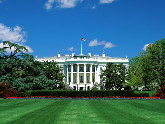 click to free download the wallpaper--Presidential Suite The White House in Pixel of 1600x1200, Green Plants Are All Over, It is Majestic and Deserves Great Respect and Attention - HD Natural Scenery Wallpaper