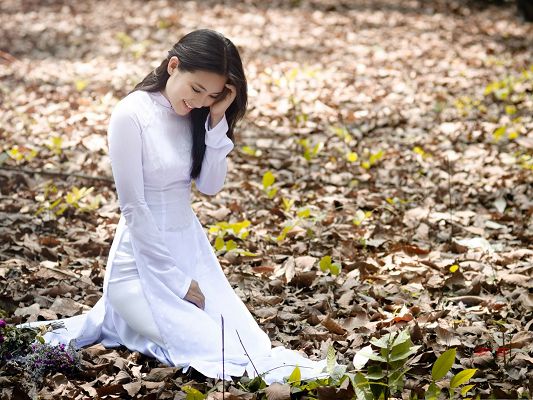 Pure Girls Picture, Nice-Looking Girl in White Pure Dress, Fallen Leaves
