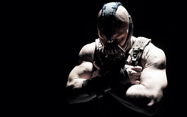 click to free download the wallpaper--Tom Hardy in The Dark Knight Rises in 2560x1600 Pixel, a Strong and Muscular Man, Make Sure You Stand by His Side - TV & Movies Wallpaper