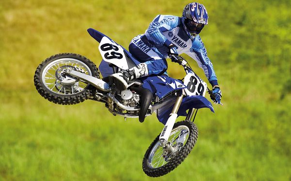 click to free download the wallpaper--Yamaha Motocross Bike HD Post in Pixel of 1920x1200, a Jumping Car Due to His Drive, He is Bound to be a Great Racer, Cheer For Him and the Motocar - TV & Movies Post