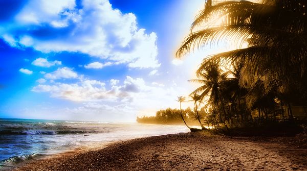 click to free download the wallpaper--beautiful nature wallpaper - White Clouds Flowing in the Blue Sky, Ripples Hitting the Beach One by One, Beach Scene
