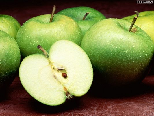 free wallpaper of fruits-green apples,click to download