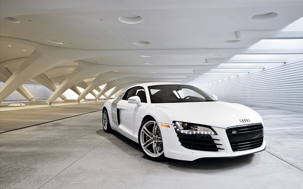 free wallpaper of the top cars: a white sports car Audi R8  ,click to download