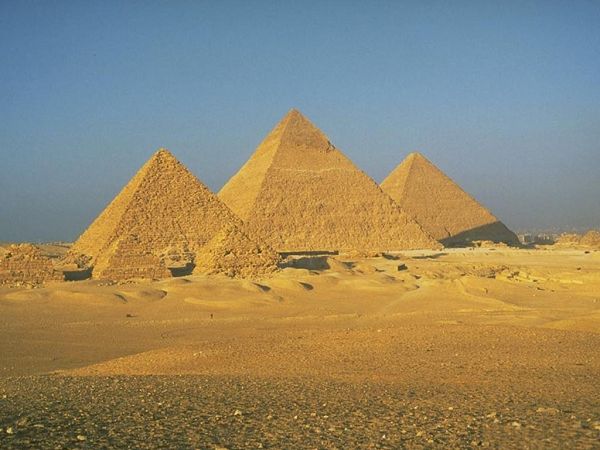 great wallpaper: The Pyramids of Egypt  ,click to download