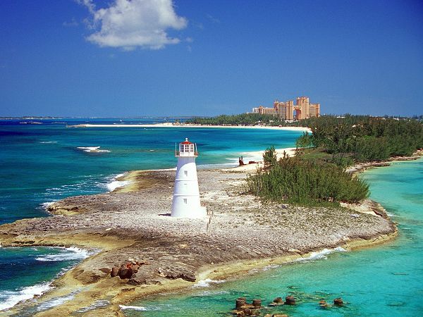 wallpaper of beach: the paradise island in Nassau ,click to download