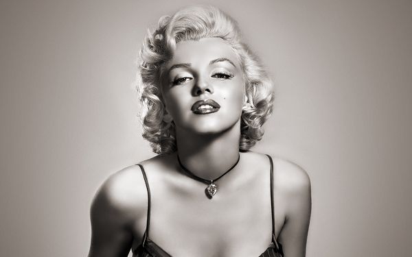 wallpaper of star: the sexy symbol - Marilyn Monroe ,click to download